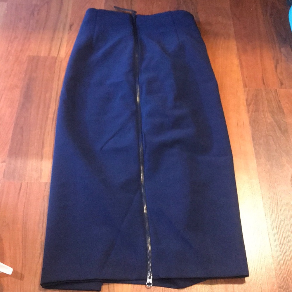 EUC: Navy Lane Bryant Pencil Skirt Size 28